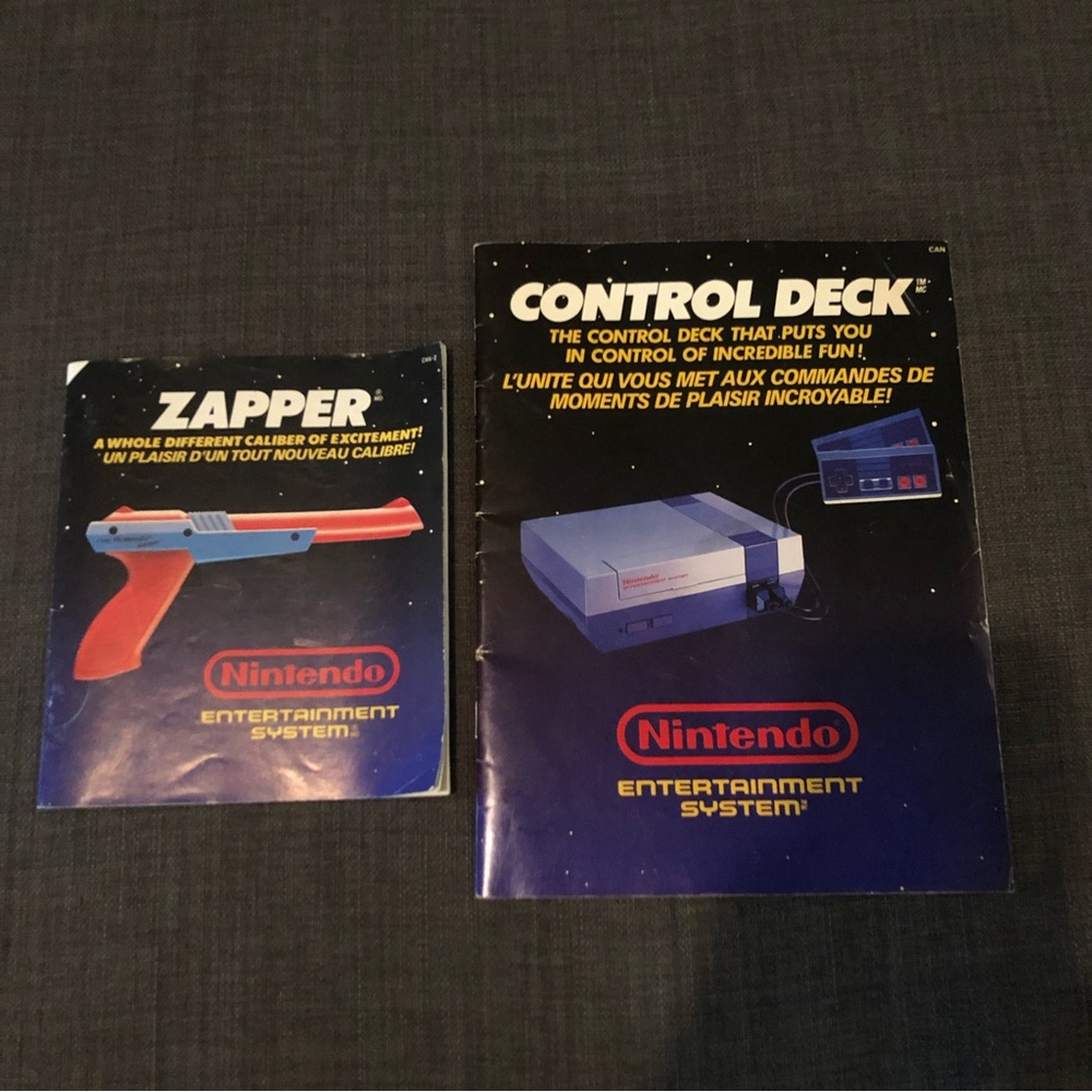 Vintage Nintendo NES Control Deck and Zapper Manuals Paperwork Retro Gaming